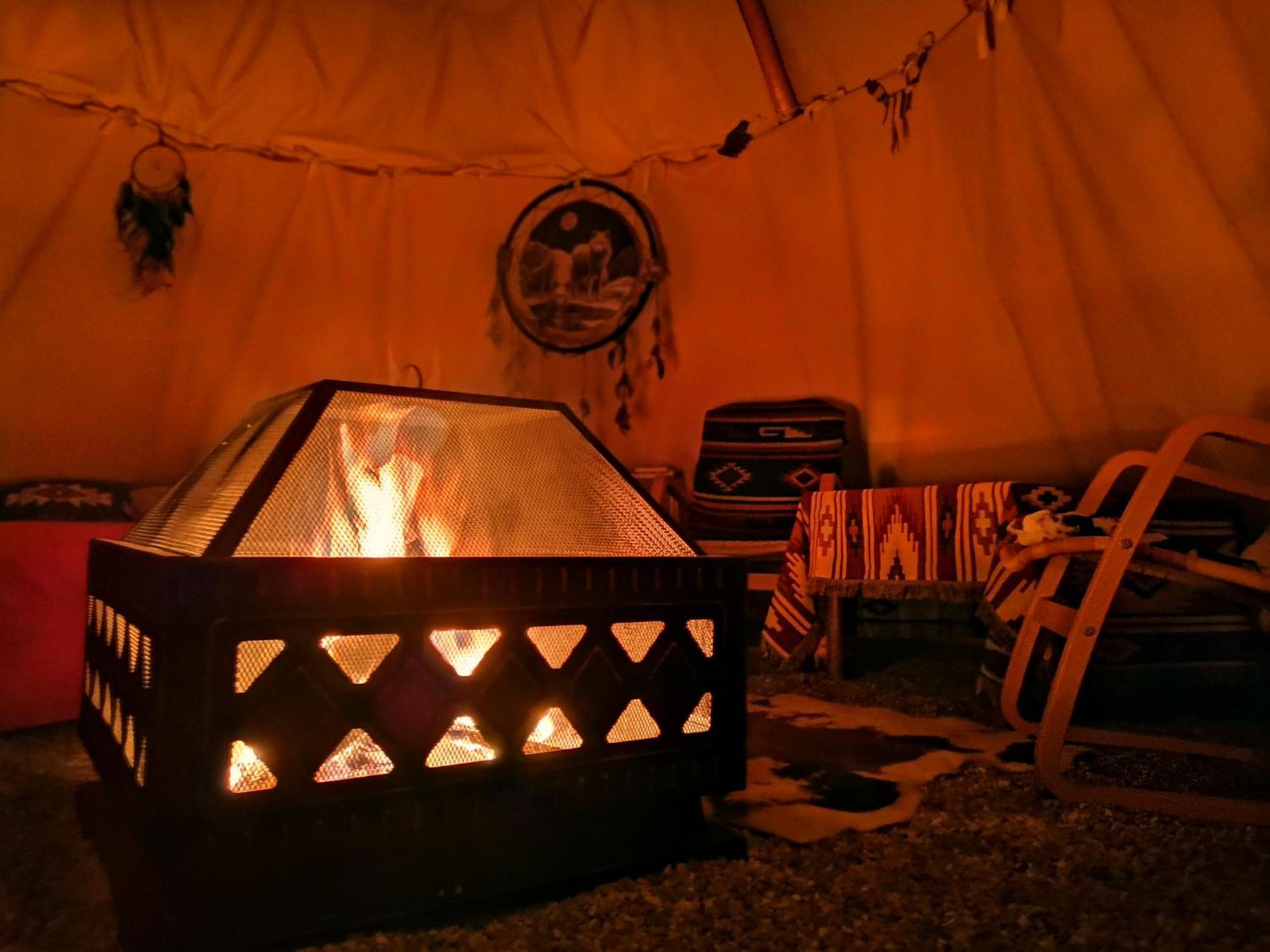 Teepee Camp Lounky Hotel Chodouny Ngoại thất bức ảnh